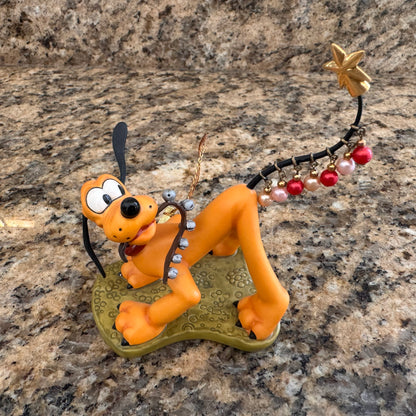 Walt Disney Classic Collection "Pluto Helps Decorate”