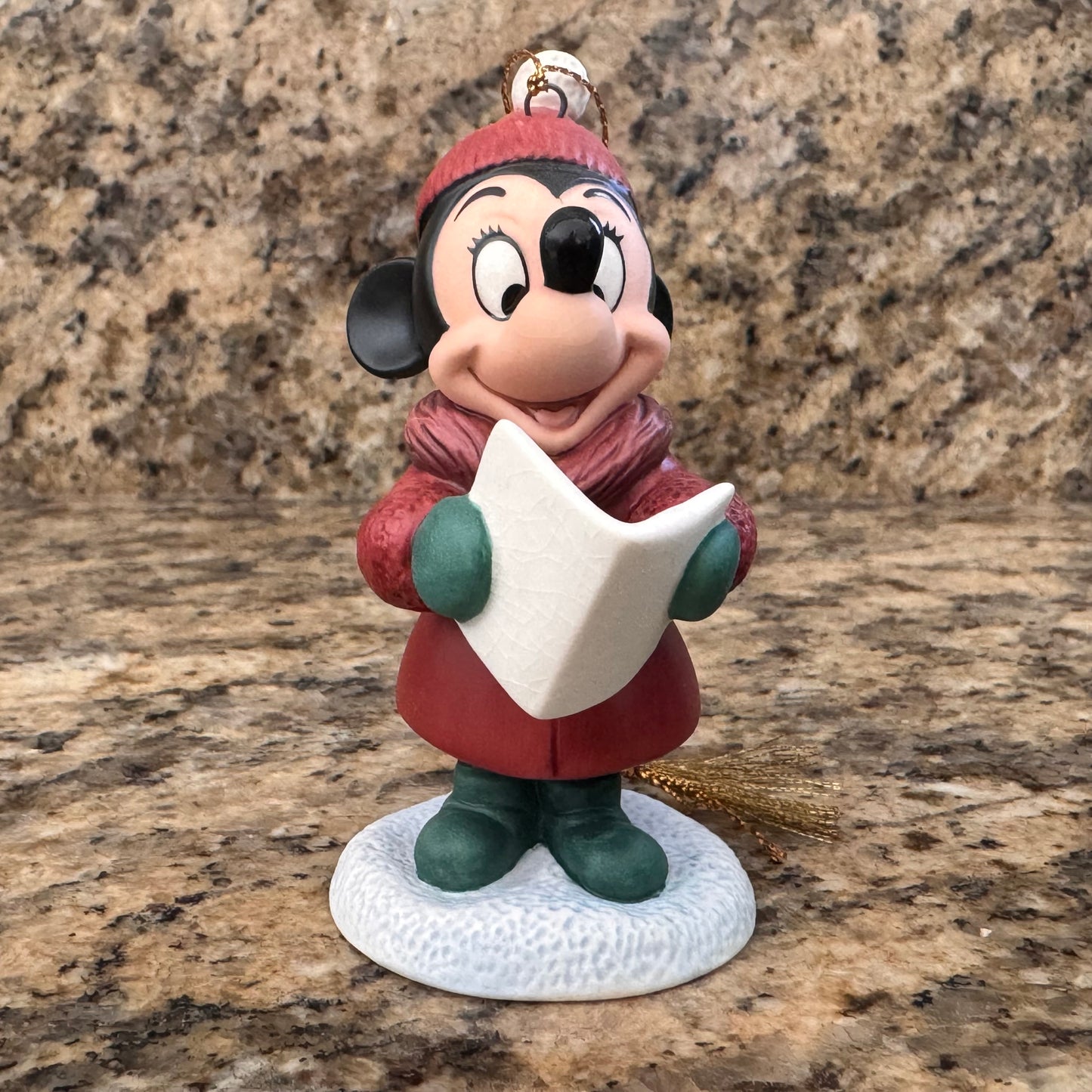 Walt Disney Classics Collection "Pluto's Christmas Tree" Caroler Minnie Mouse