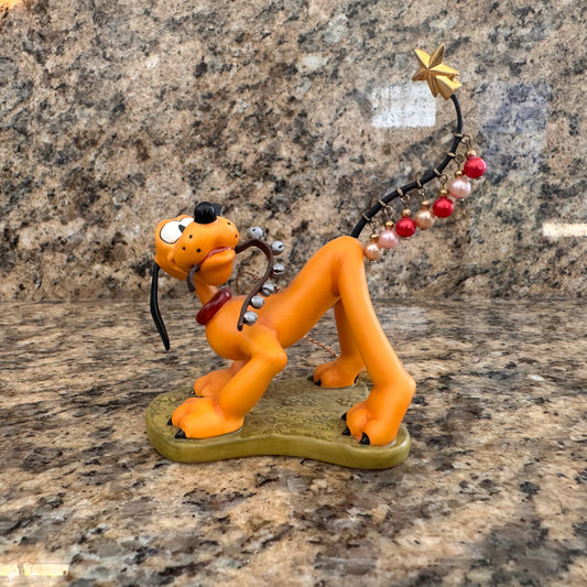 Walt Disney Classic Collection "Pluto Helps Decorate”