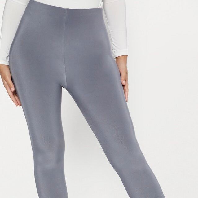 Pretty Little Thing Second Skin Slinky Cropped Leggings Size 4 NWT