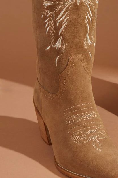 Altar’d State Flora Western Boots NWT