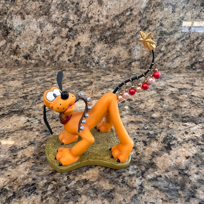 Walt Disney Classic Collection "Pluto Helps Decorate”
