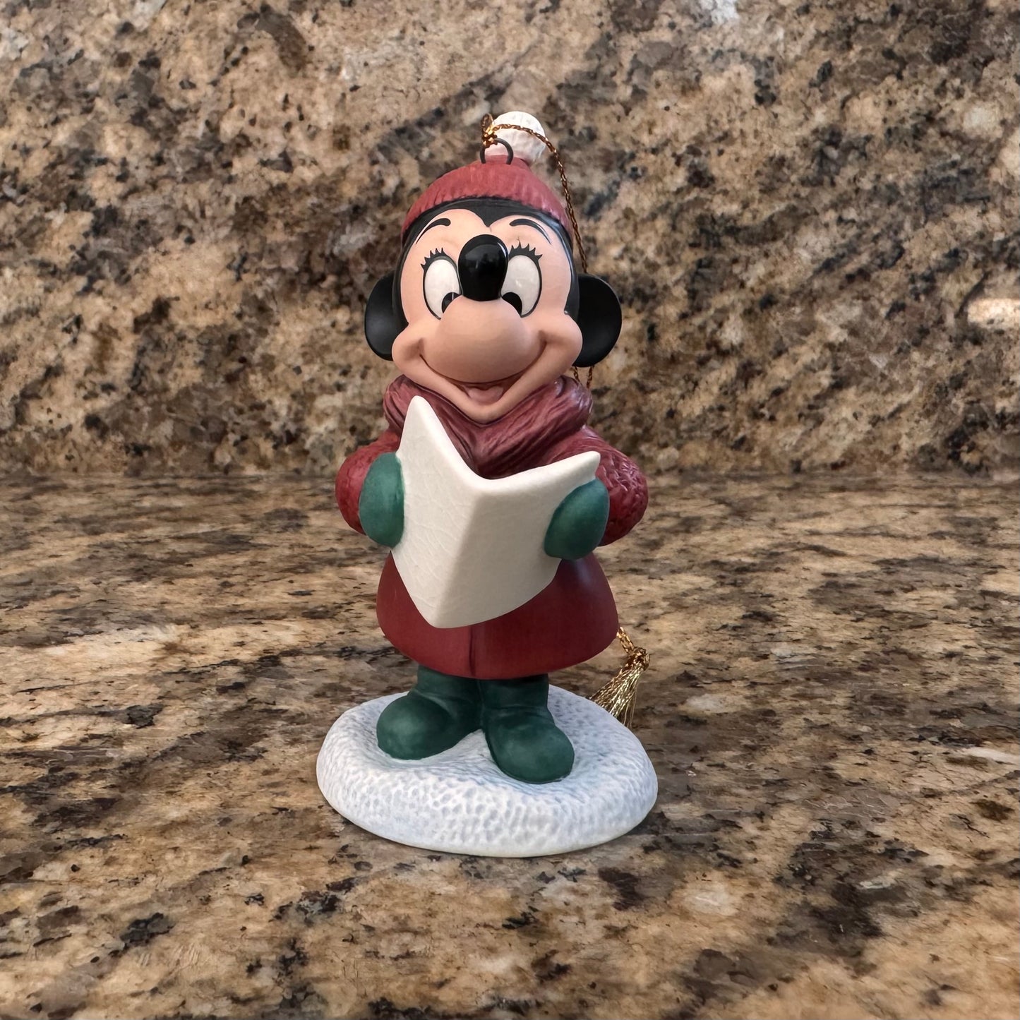 Walt Disney Classics Collection "Pluto's Christmas Tree" Caroler Minnie Mouse