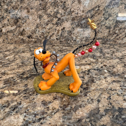 Walt Disney Classic Collection "Pluto Helps Decorate”