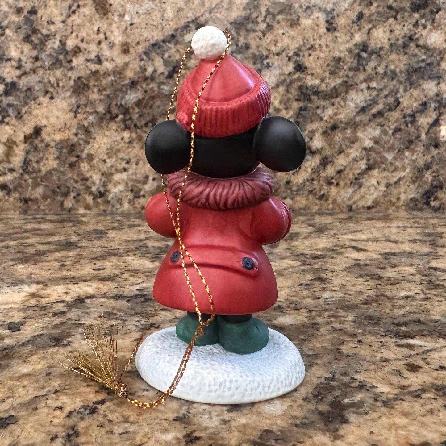Walt Disney Classics Collection "Pluto's Christmas Tree" Caroler Minnie Mouse