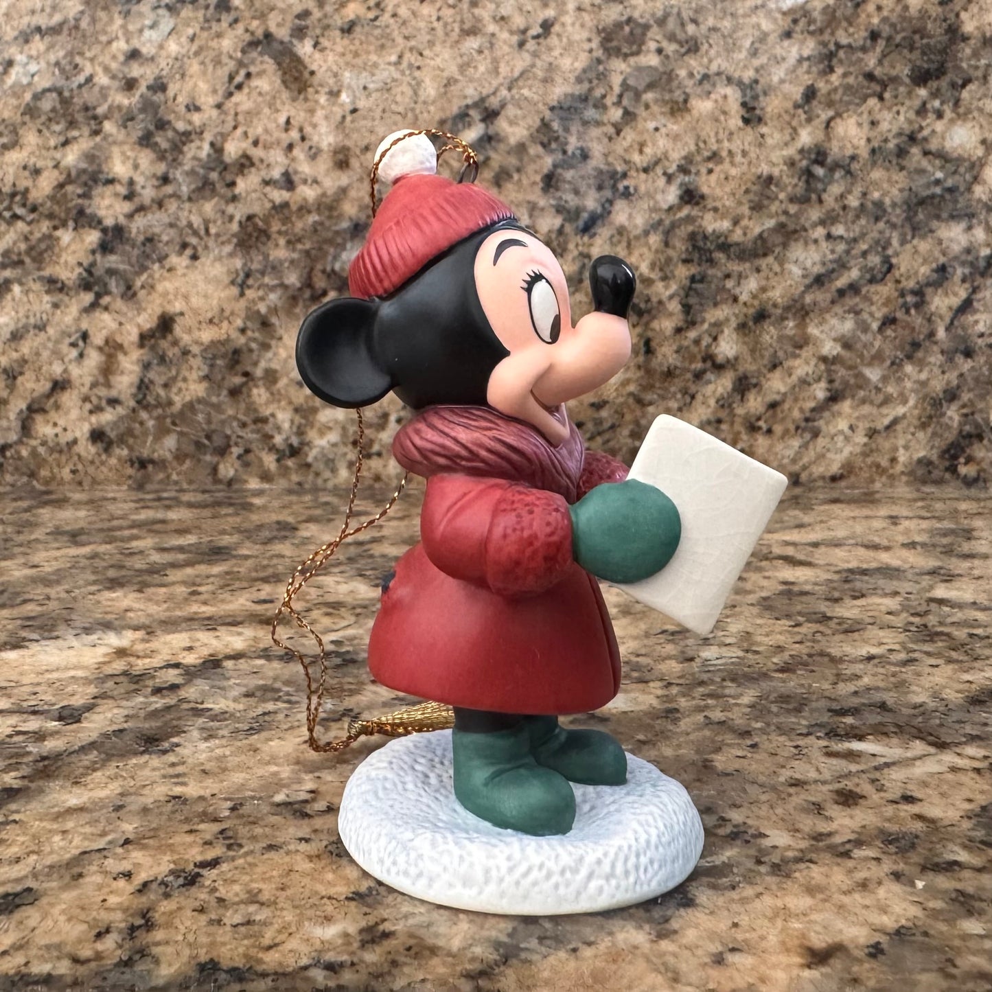 Walt Disney Classics Collection "Pluto's Christmas Tree" Caroler Minnie Mouse