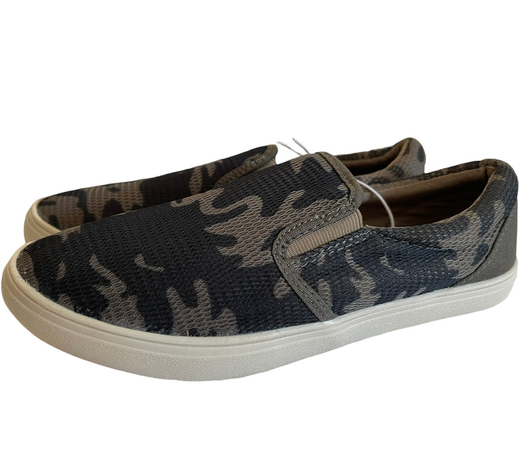 Boy Slip On Sneakers Camouflage Size 4 - Our Sunshine Boutique
